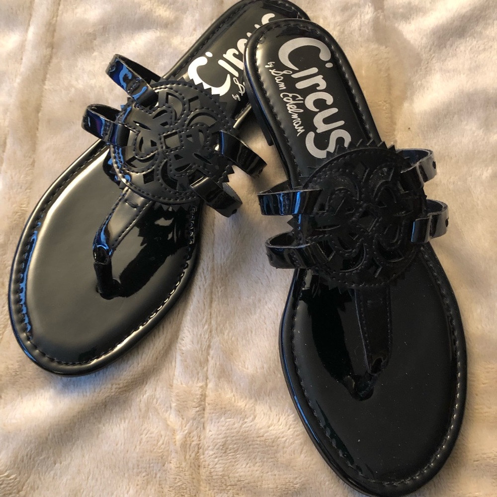 Circus, Black Patent Leather, Size 7.5 Thong Sandals